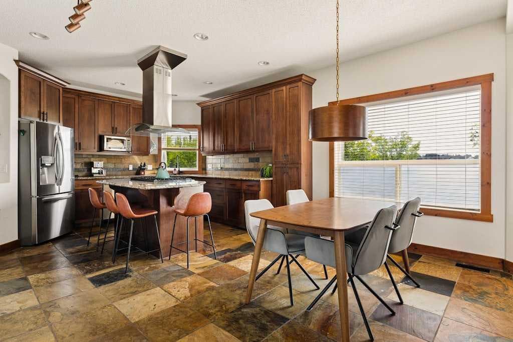 115 Rockmont Court NW