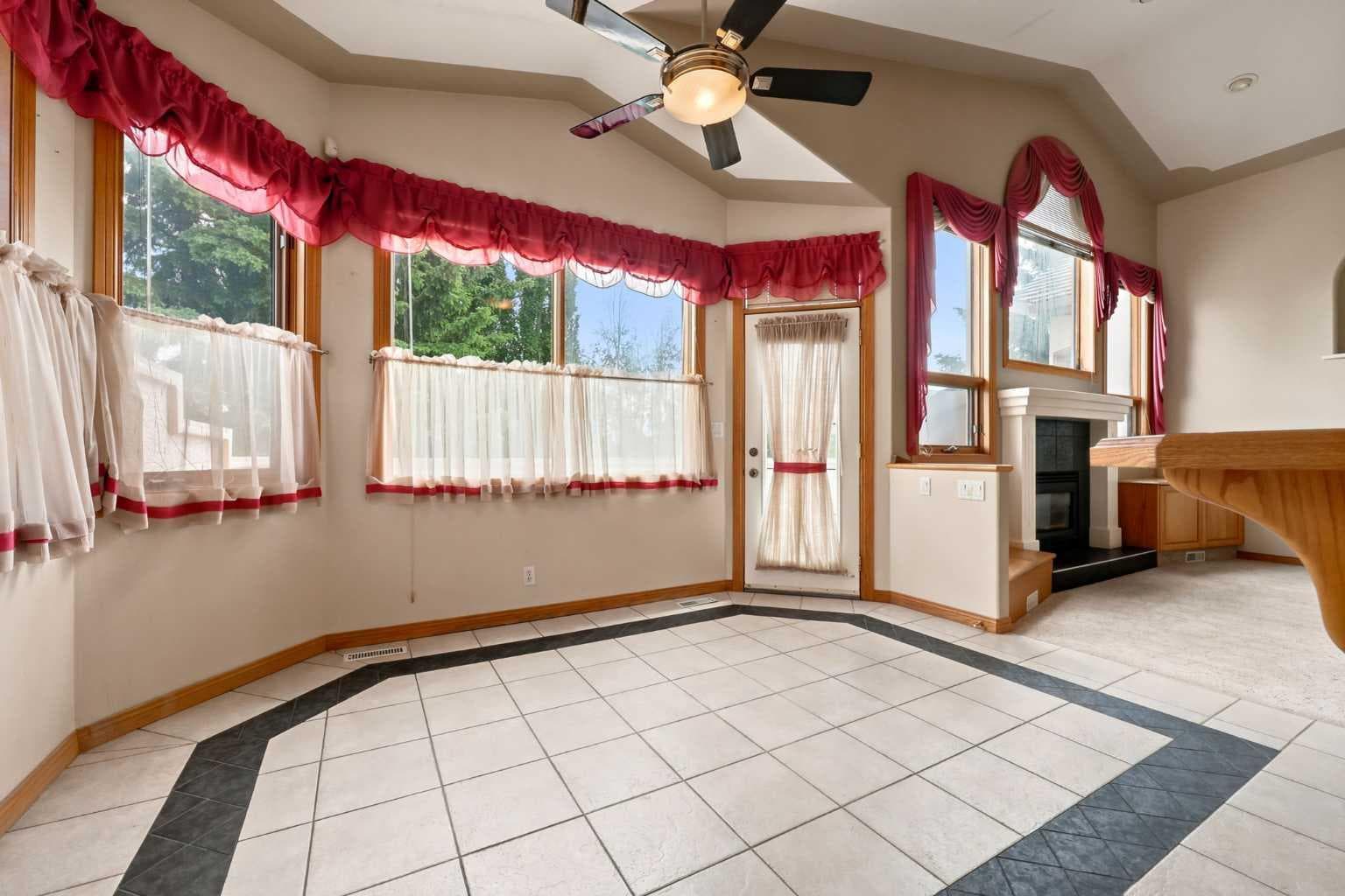 16 Arbour Estates View NW