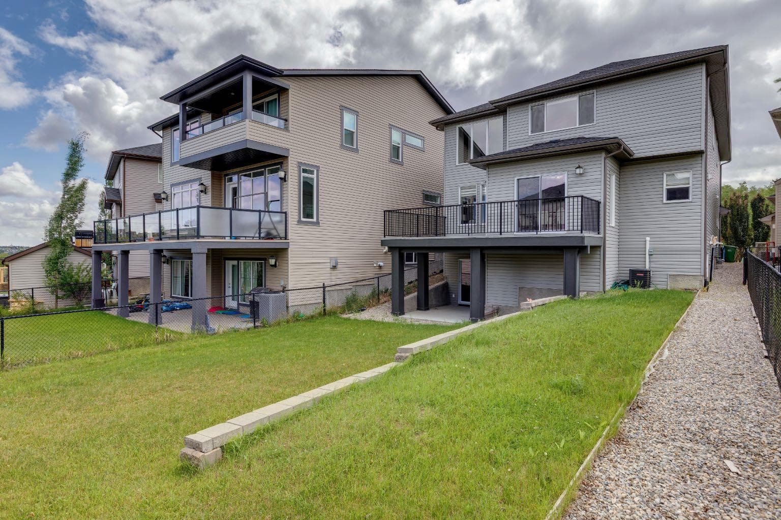 40 Val Gardena Court SW