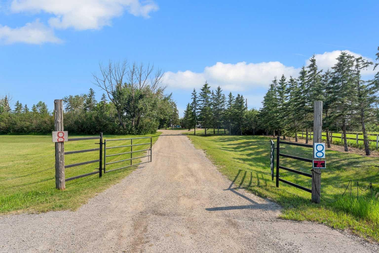 283055 Township Road 250  