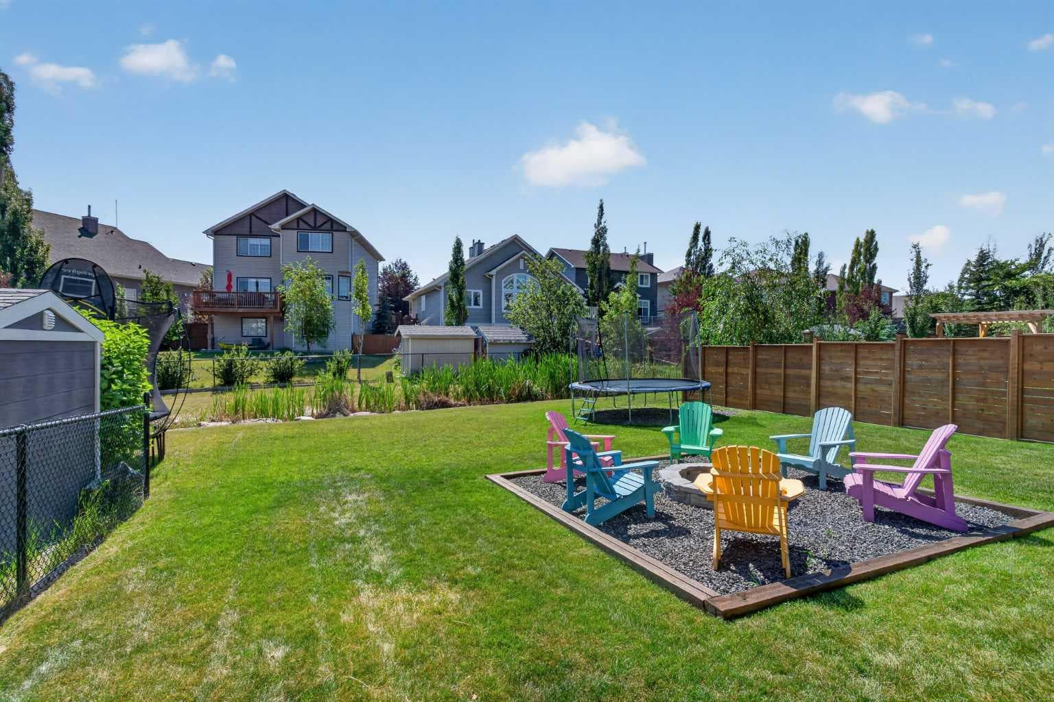 325 Bayside Crescent SW