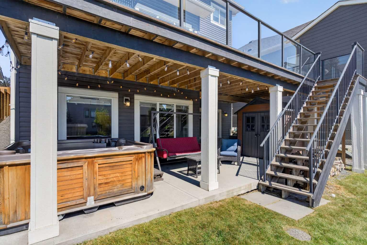 325 Bayside Crescent SW