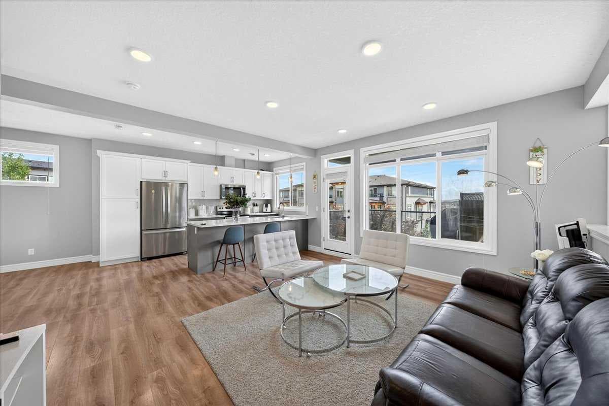 79, 230 Seton Passage SE