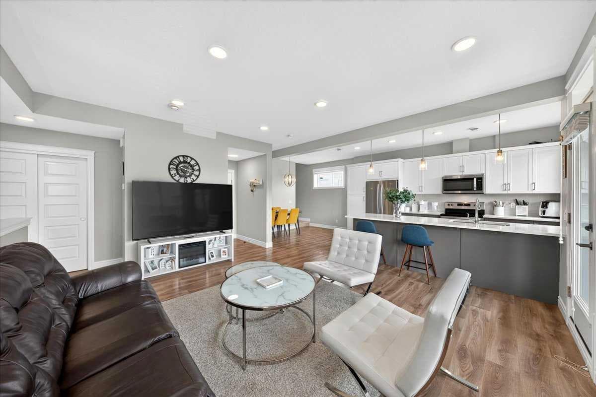 79, 230 Seton Passage SE