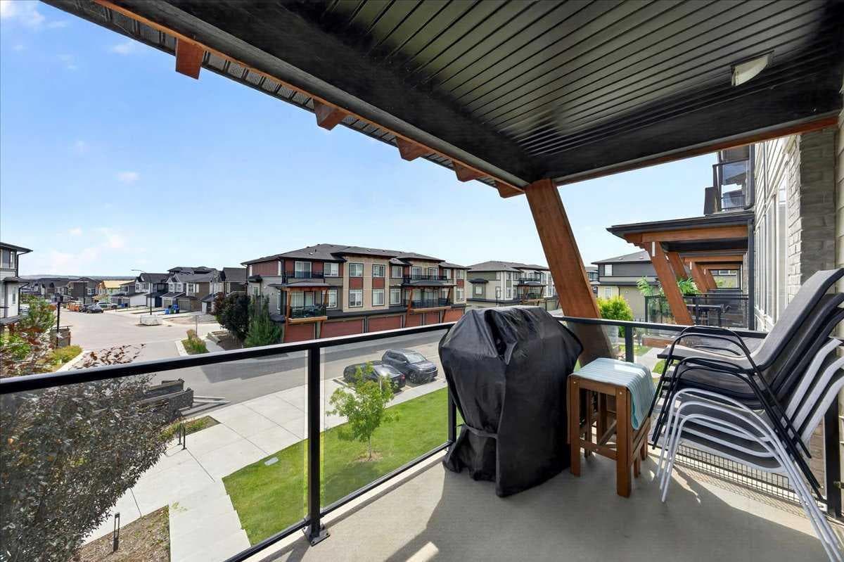 79, 230 Seton Passage SE