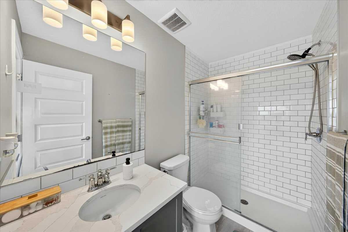 79, 230 Seton Passage SE