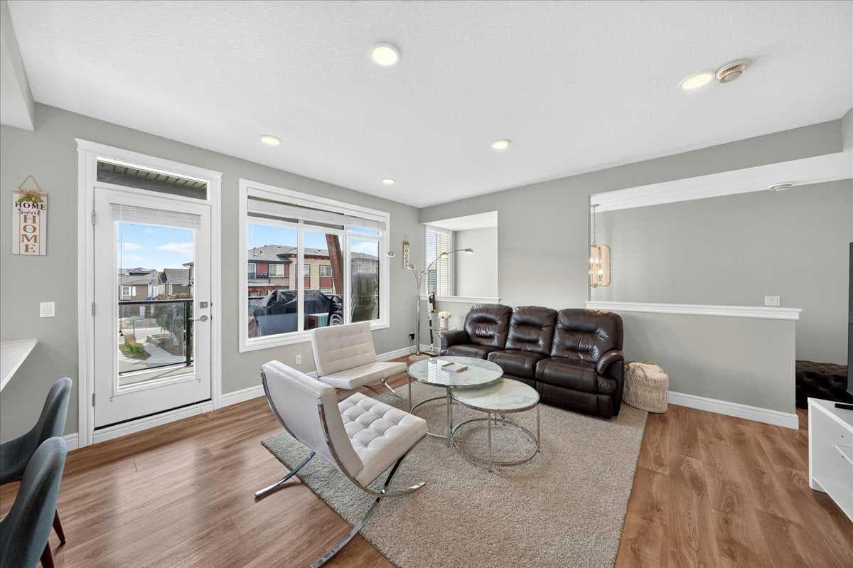 79, 230 Seton Passage SE