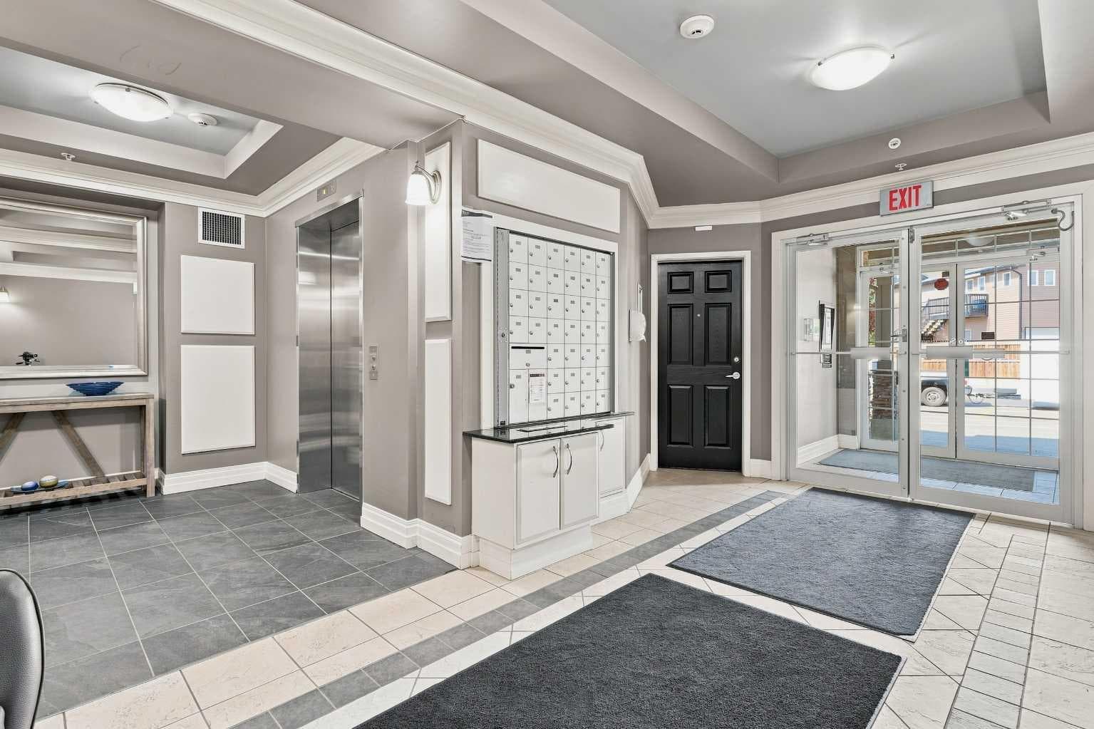 208, 25 Prestwick Drive SE