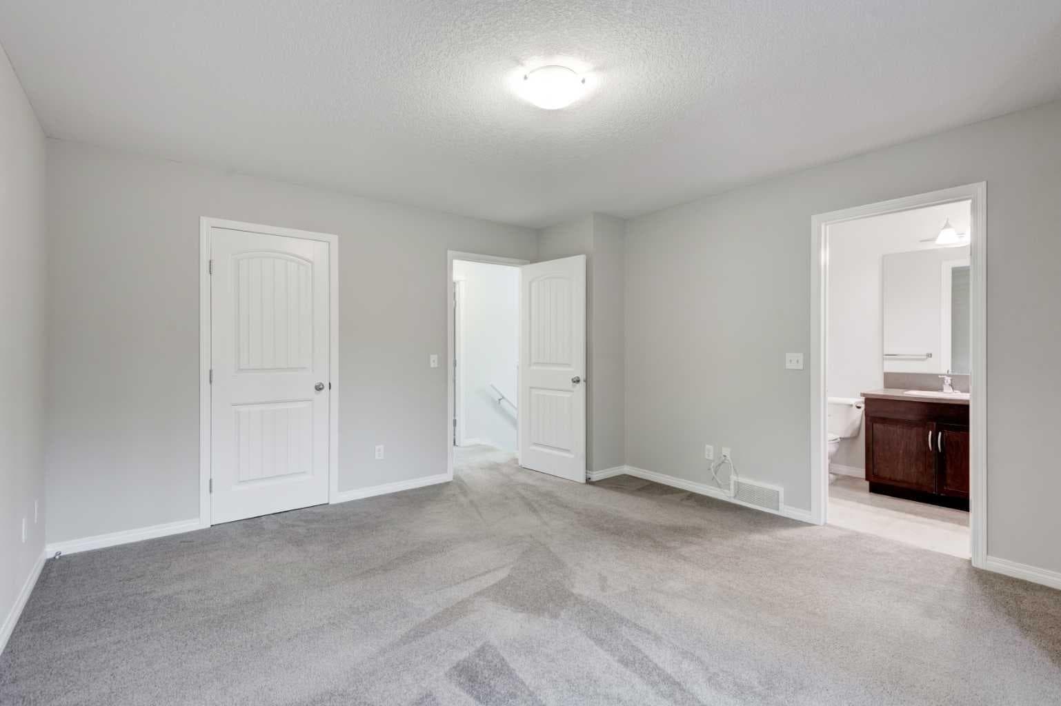 127 Prestwick Villas SE