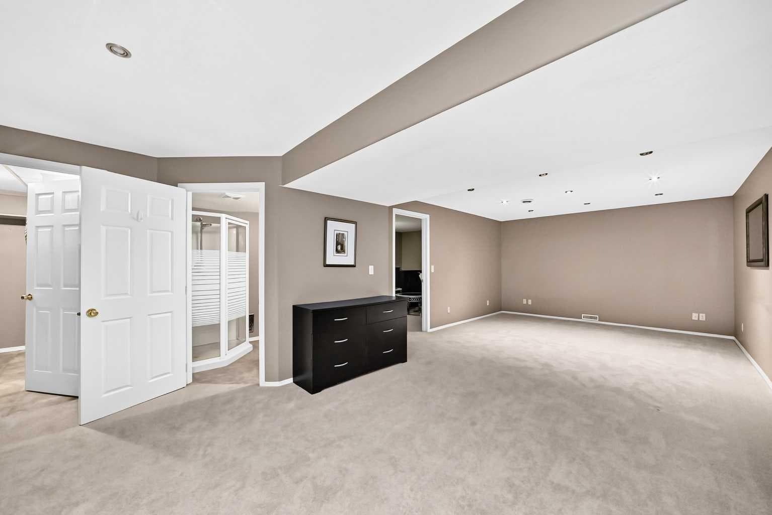 163 Valley Crest Close NW