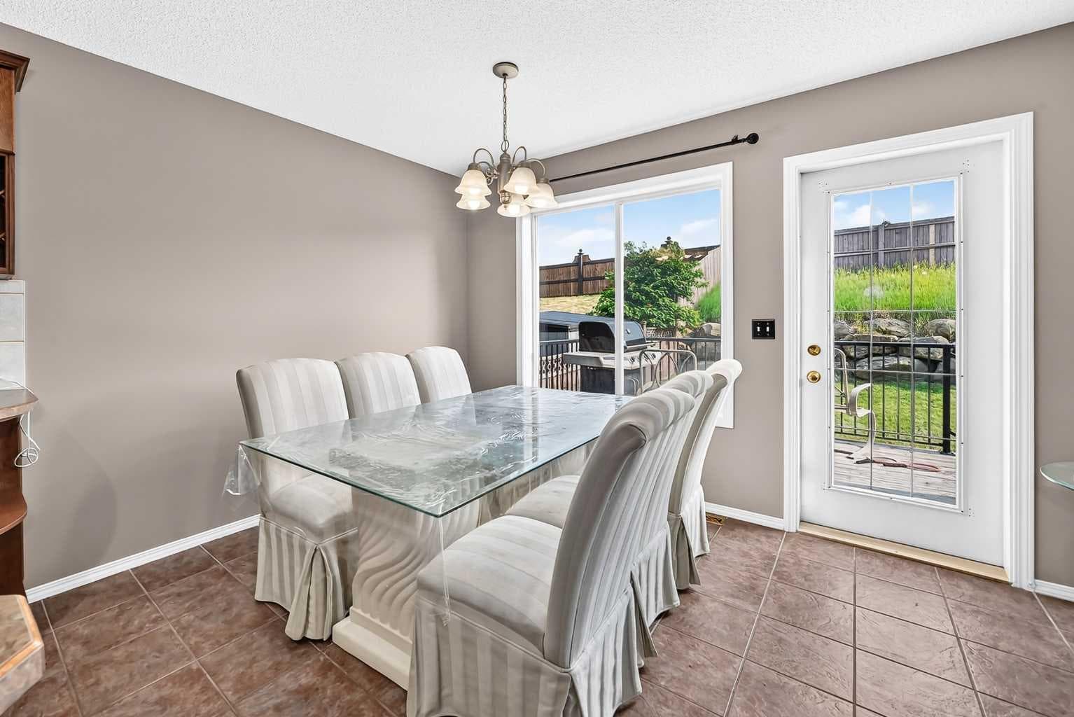 163 Valley Crest Close NW