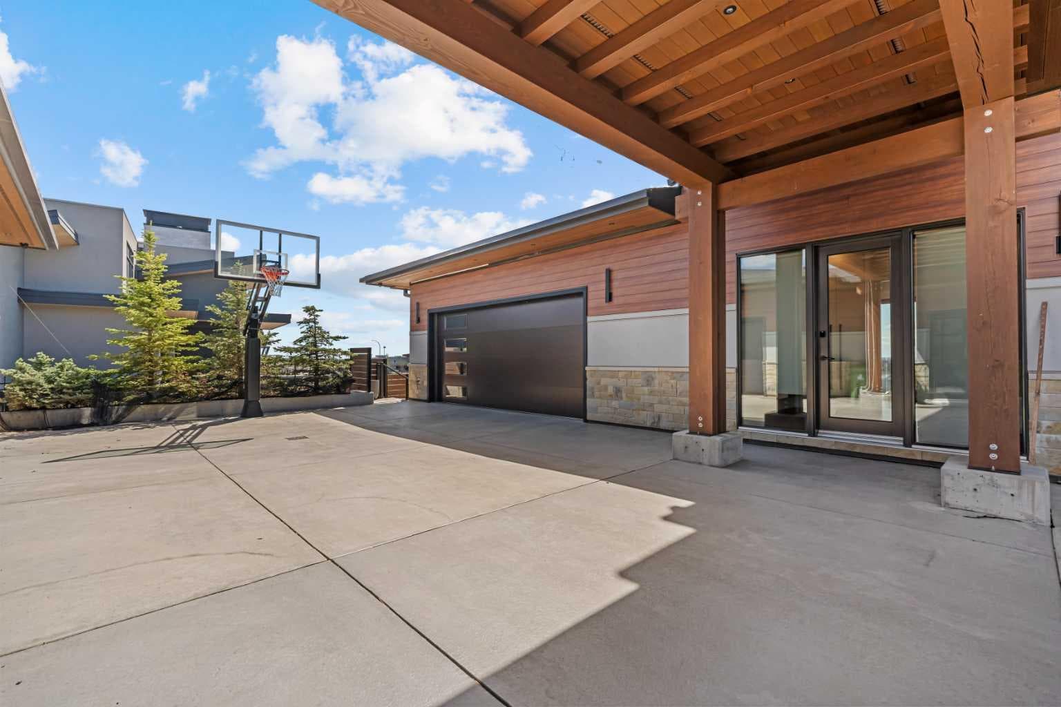 315 Aspen Ridge Place SW