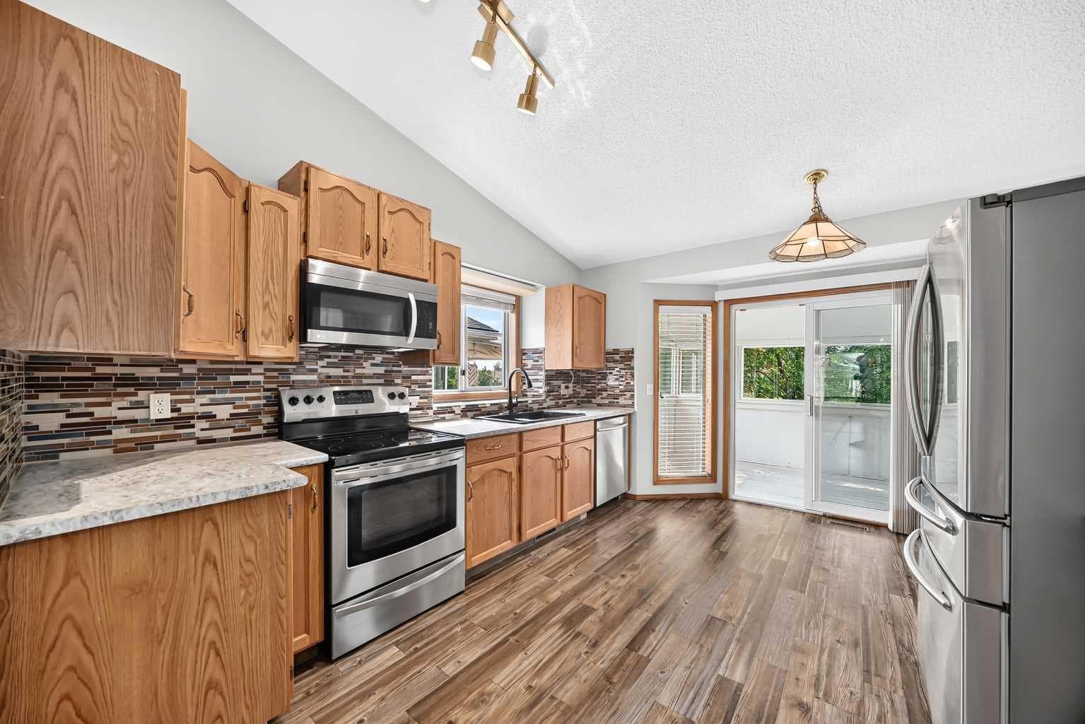 108 Woodside Close NW