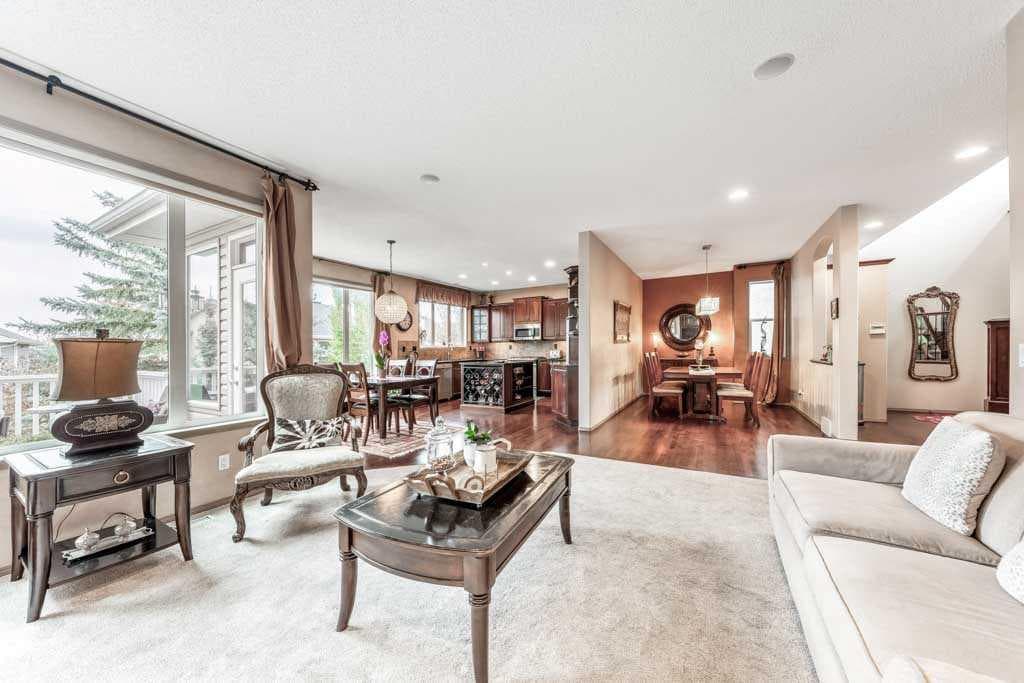 40 Cougar Ridge Heights SW