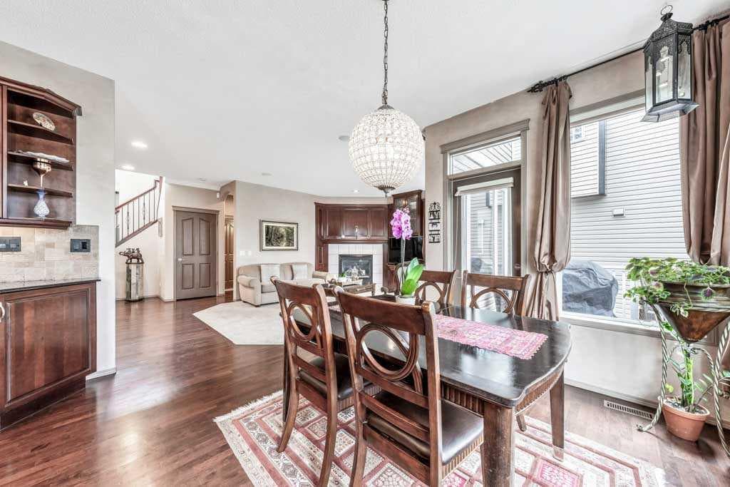 40 Cougar Ridge Heights SW