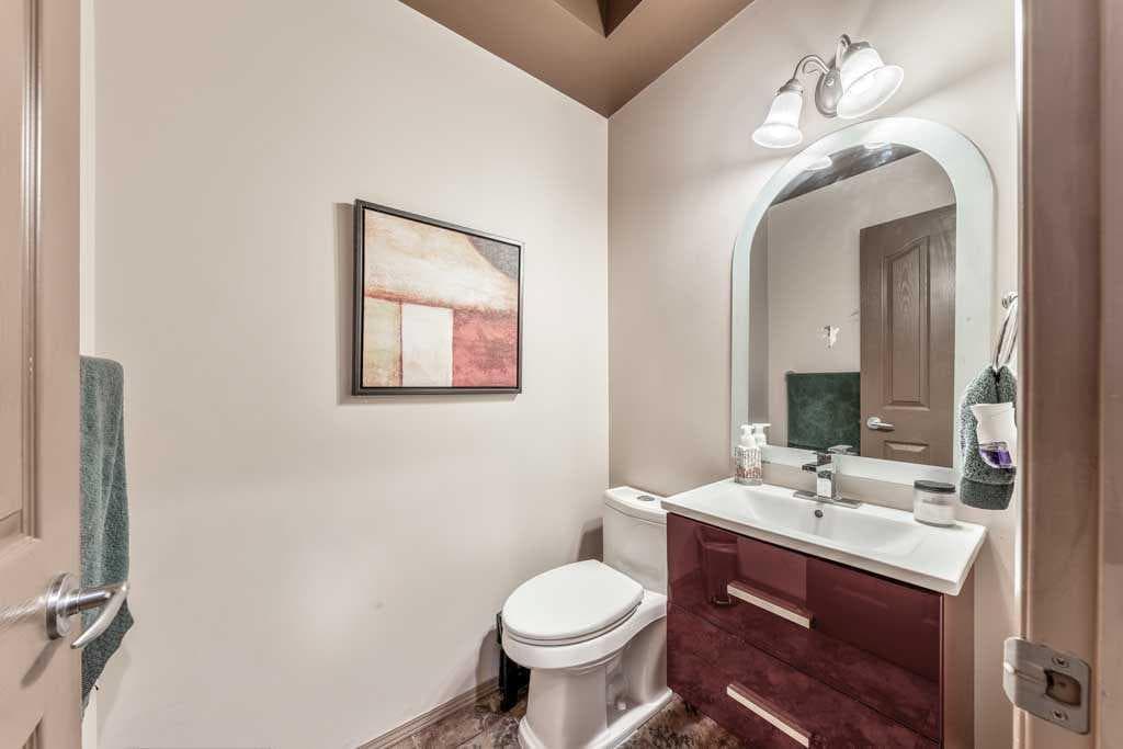 40 Cougar Ridge Heights SW