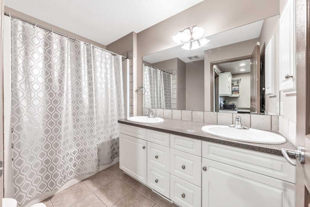 40 Cougar Ridge Heights SW