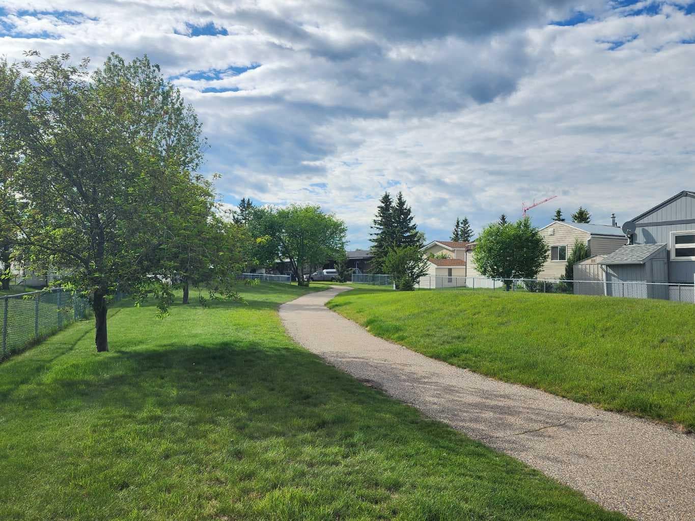 303, 99 Arbour Lake Road NW