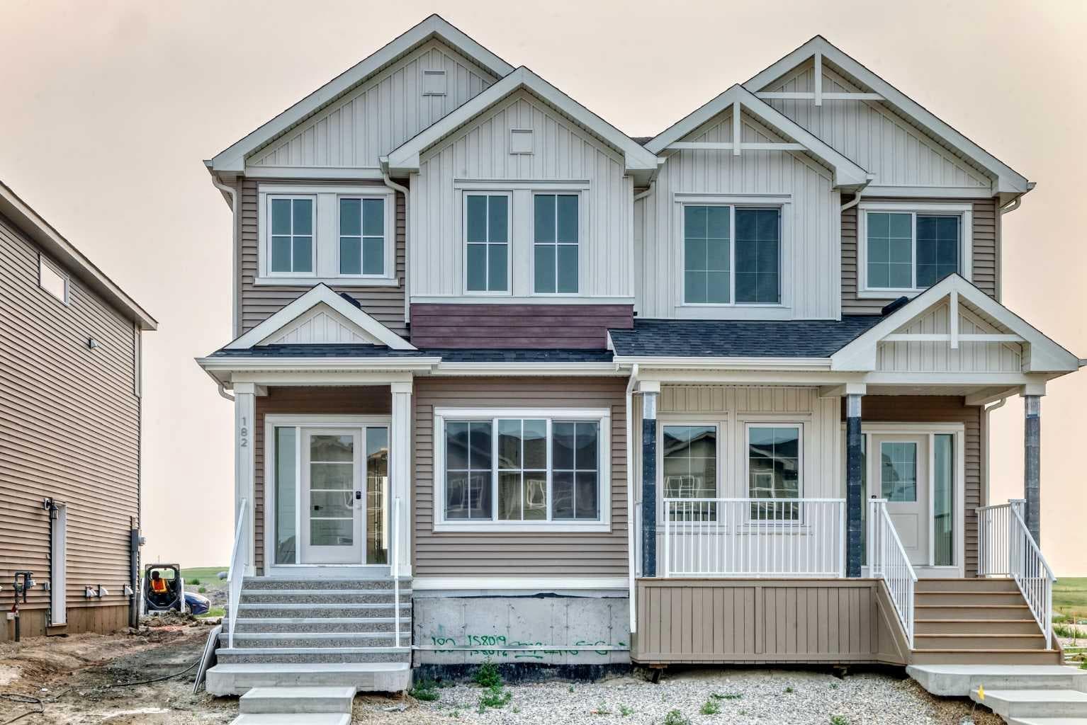 182 Lanark Gate SE