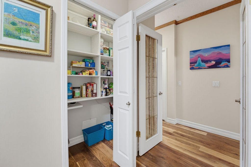 205, 4835 Dalhousie Drive NW