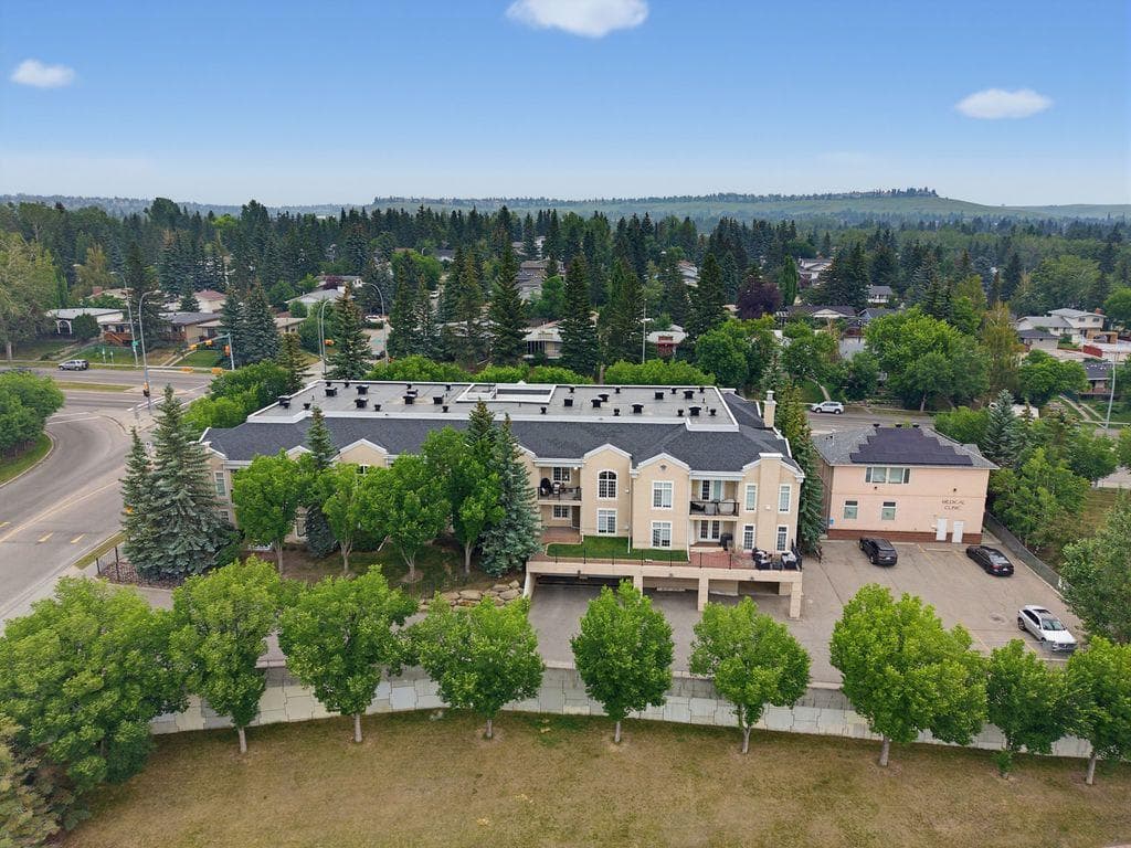 205, 4835 Dalhousie Drive NW