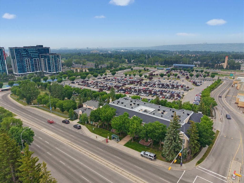 205, 4835 Dalhousie Drive NW