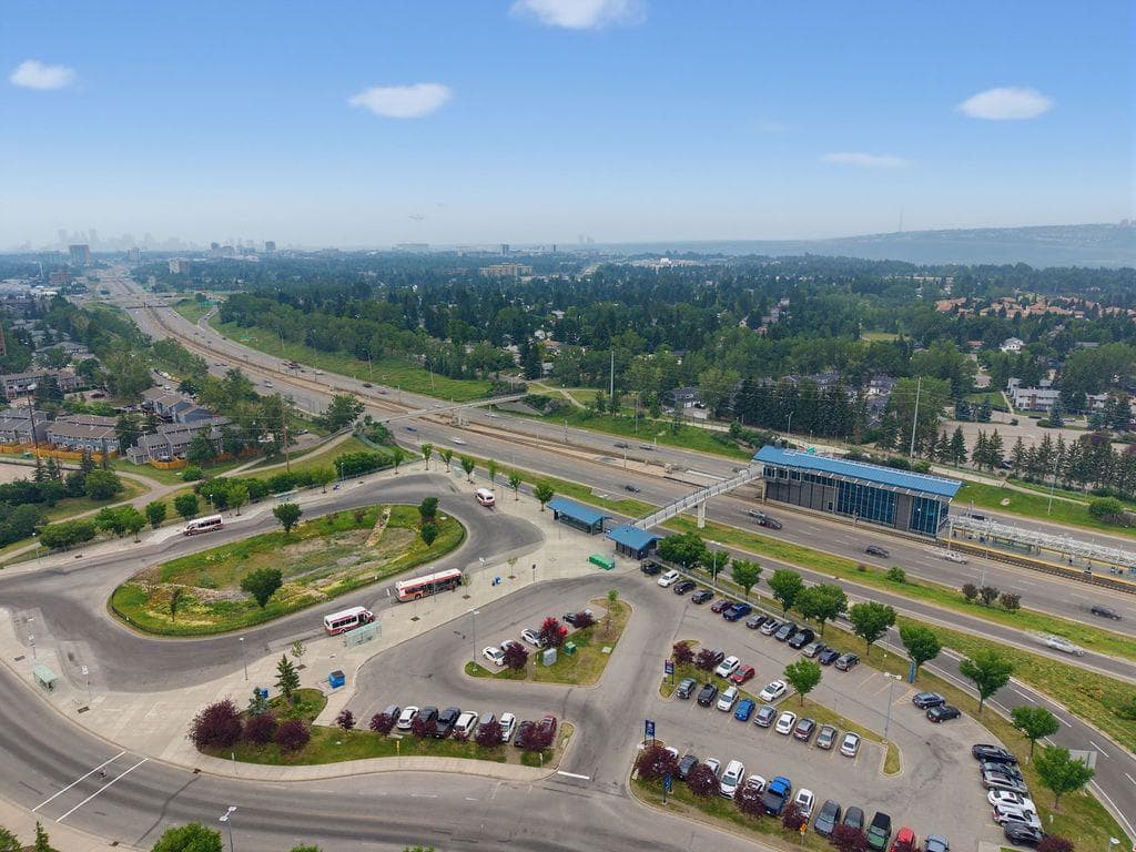 205, 4835 Dalhousie Drive NW