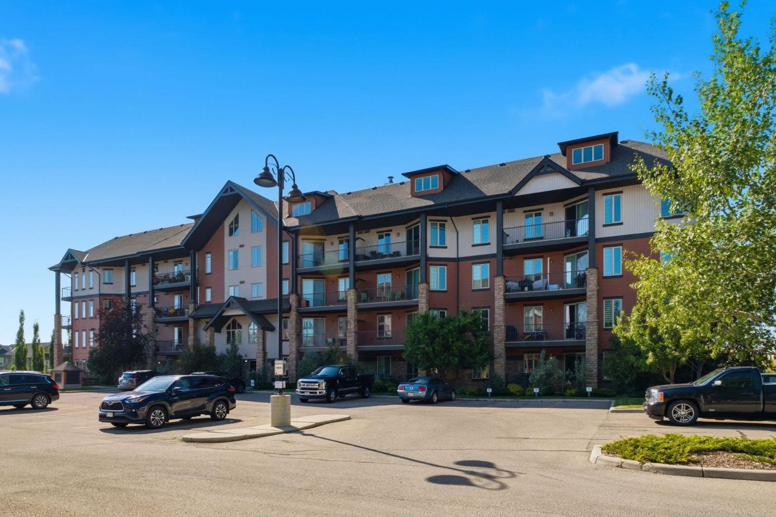 2208, 15 Sunset Square 
