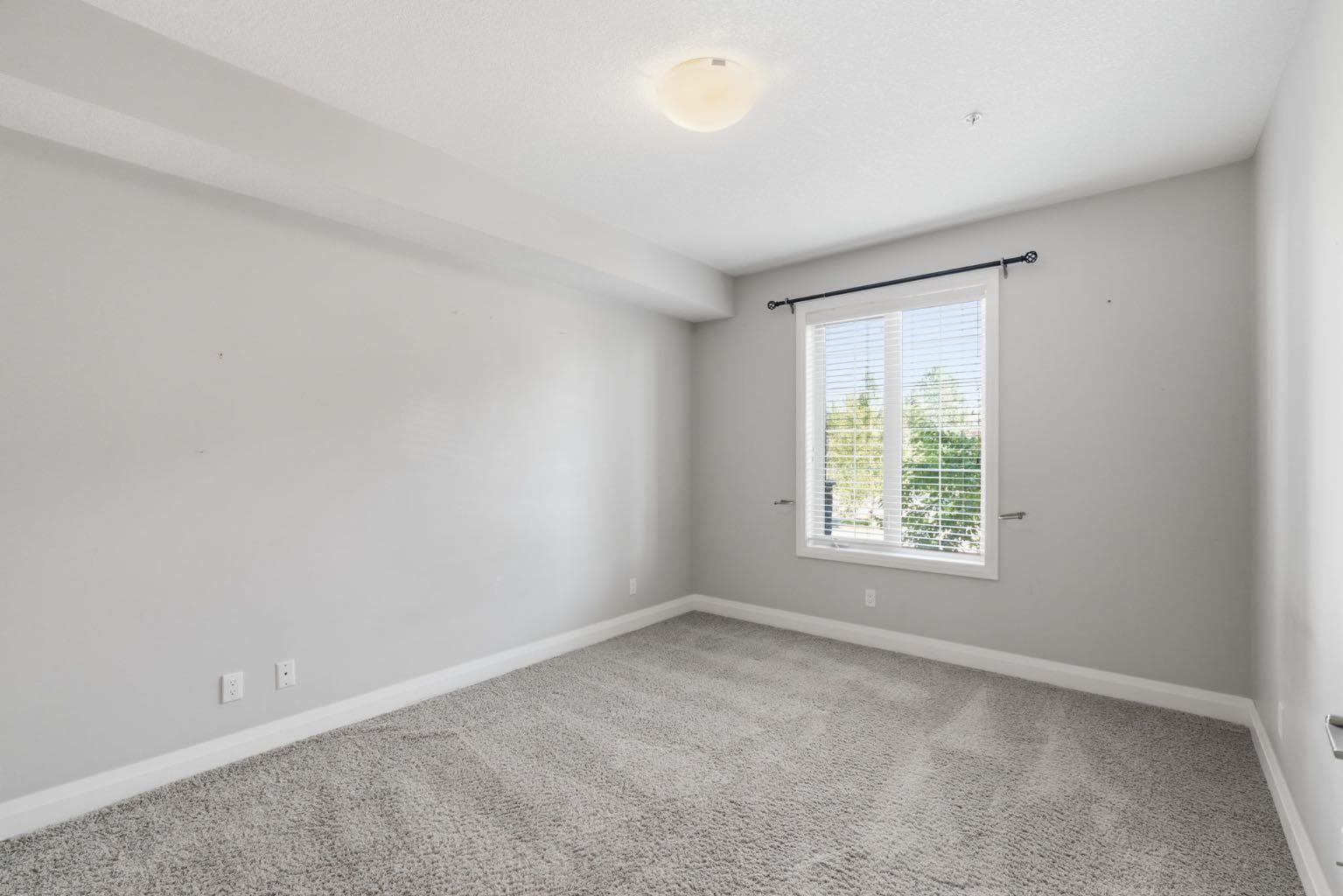 2208, 15 Sunset Square 