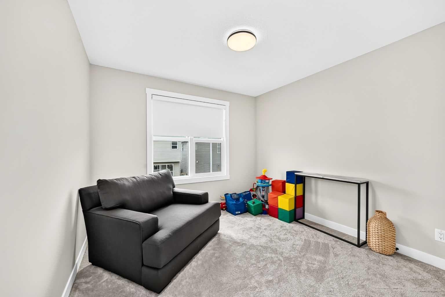 427 Kinniburgh Loop 