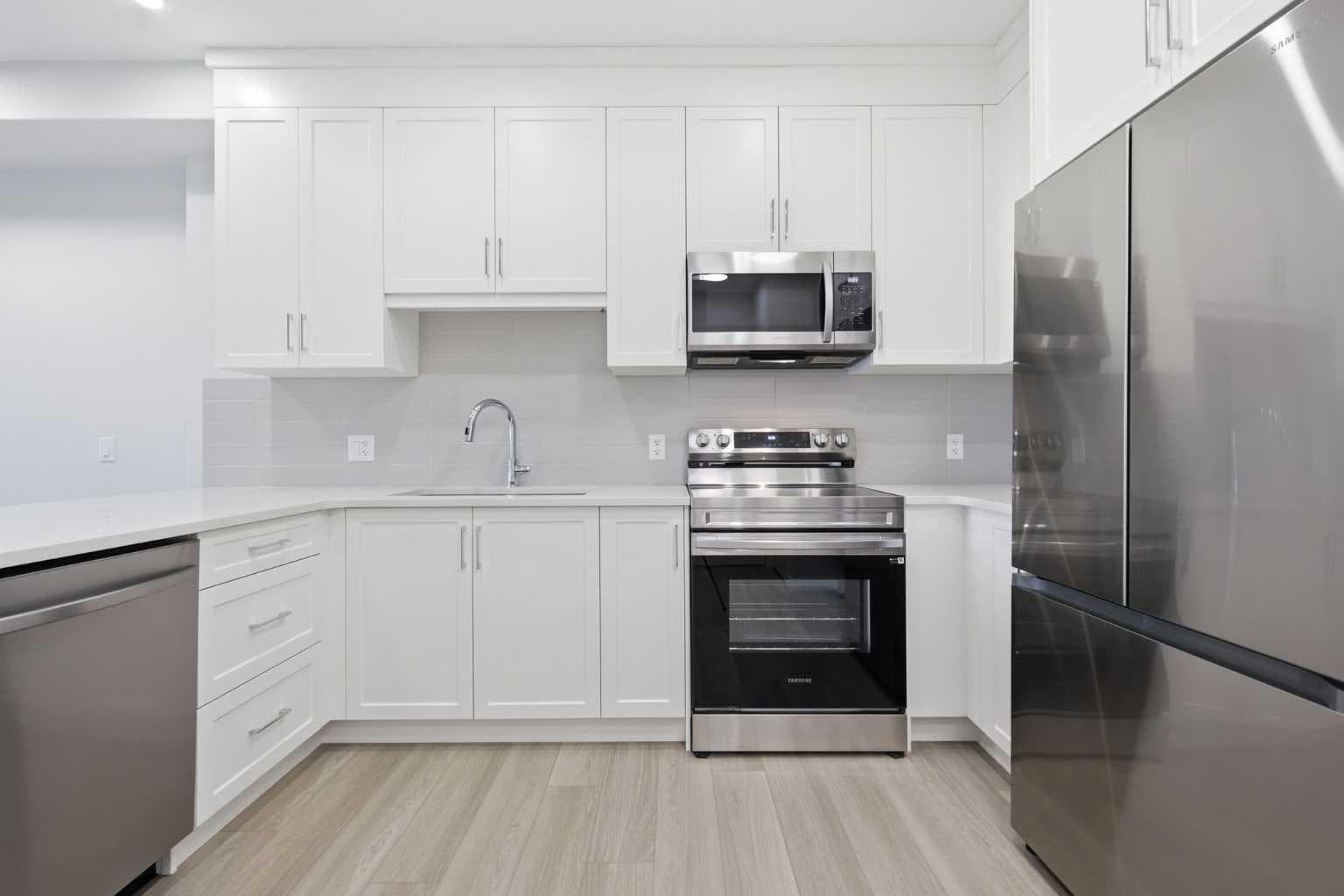 1410, 81 Arbour Lake View NW