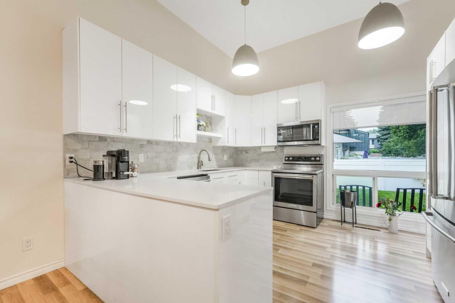 70 Brae Glen Lane SW