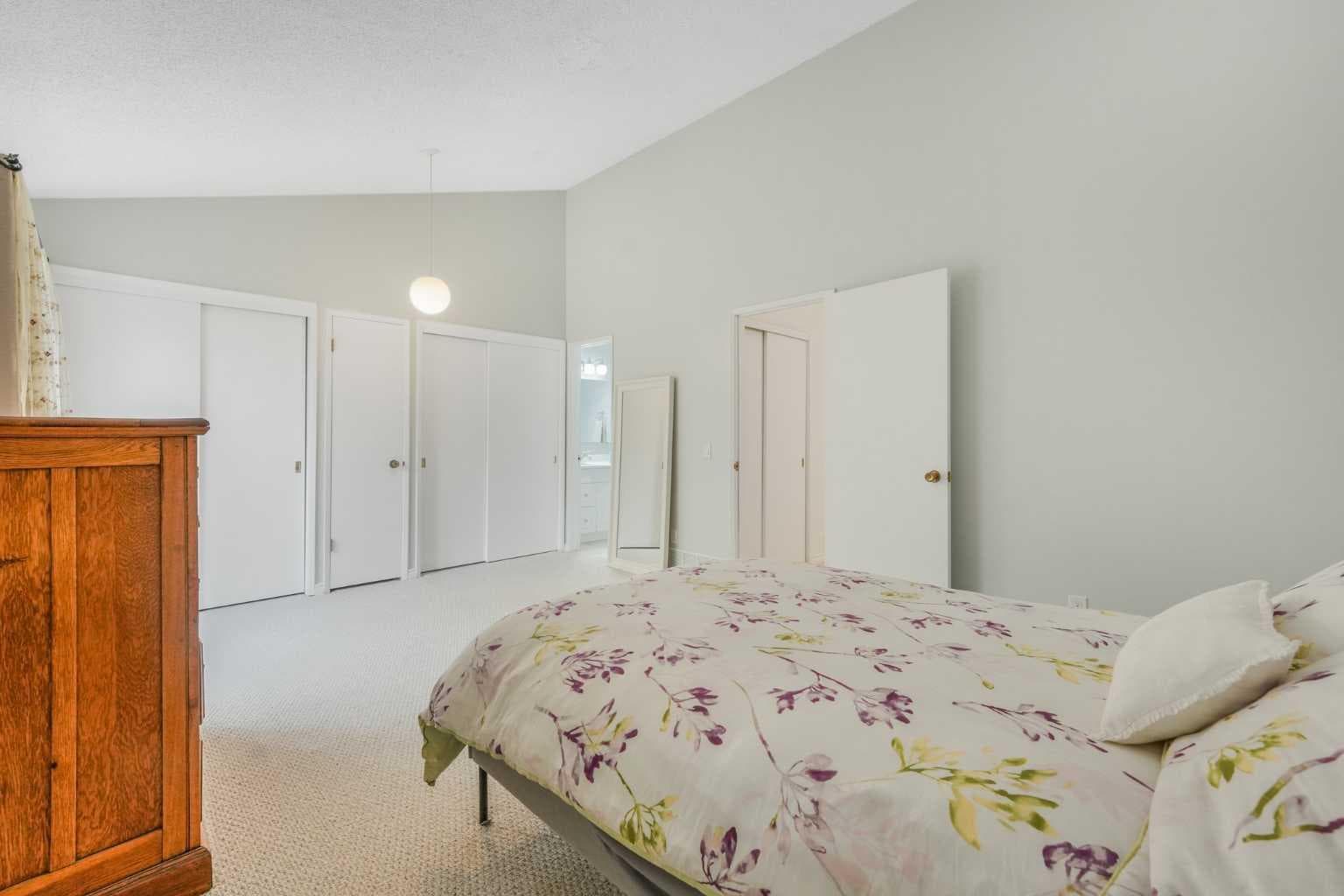 70 Brae Glen Lane SW
