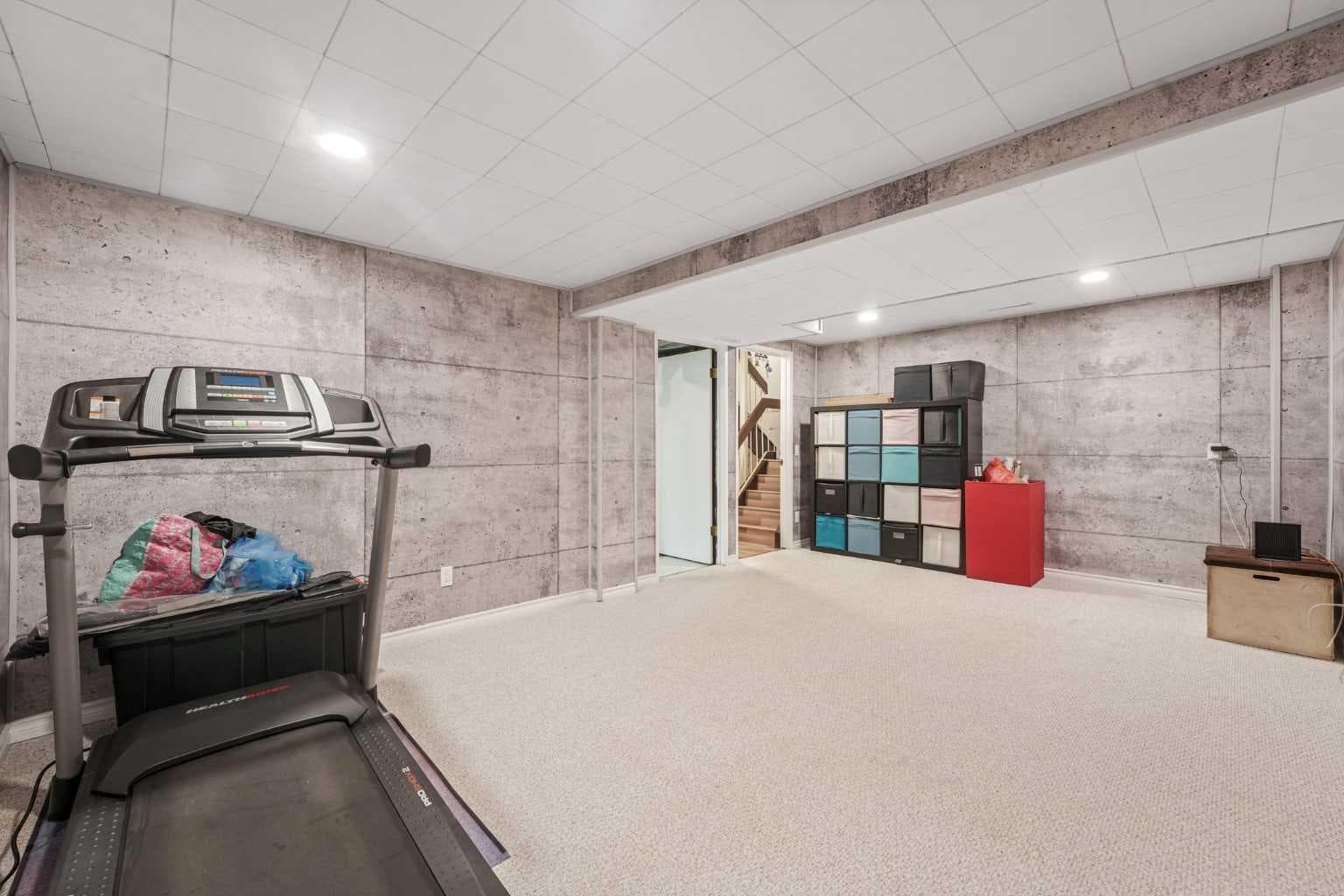 70 Brae Glen Lane SW