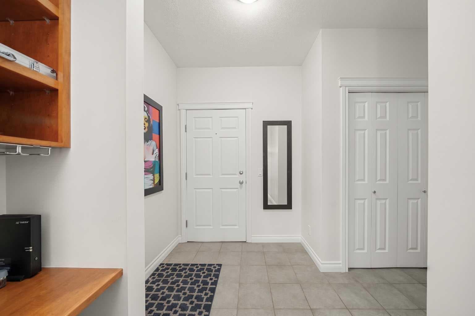 4203, 24 Hemlock Crescent SW