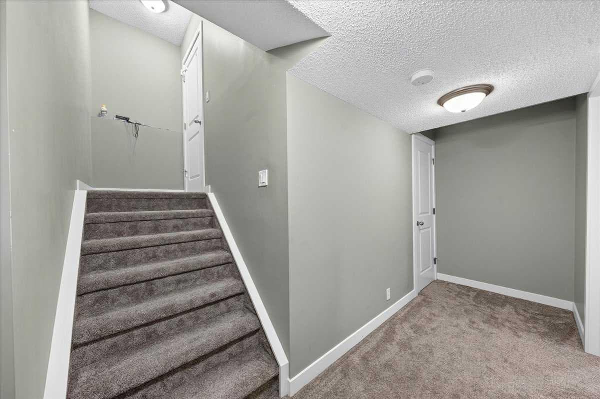 251 Hillcrest Circle SW