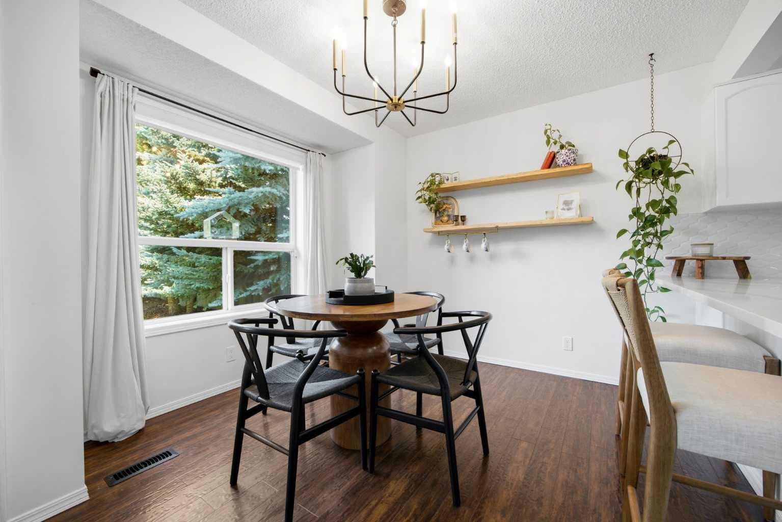 100 Bow Ridge Crescent 