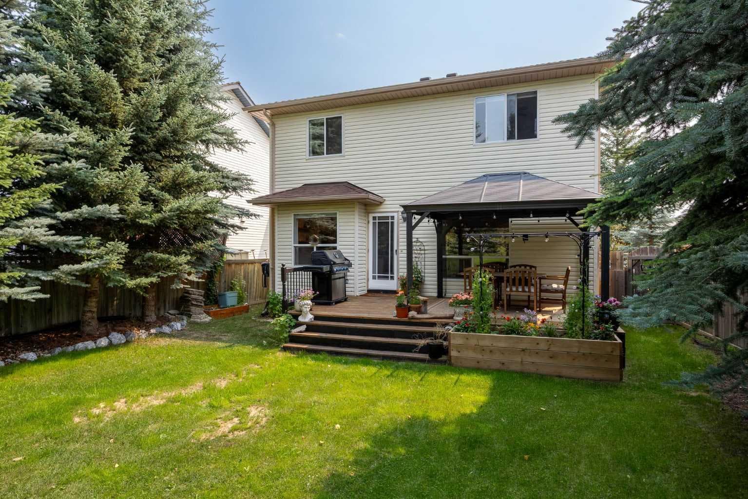 100 Bow Ridge Crescent 