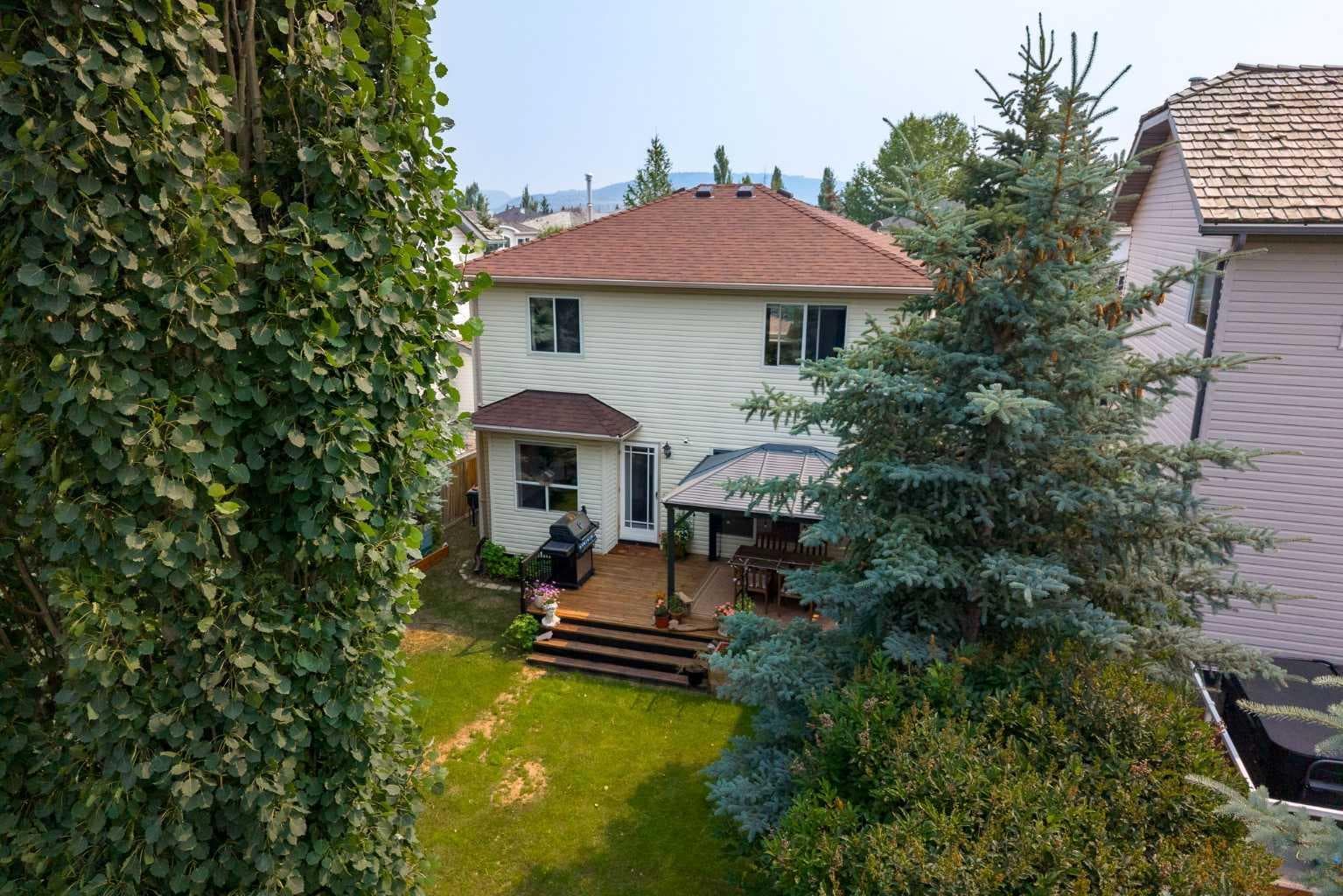 100 Bow Ridge Crescent 