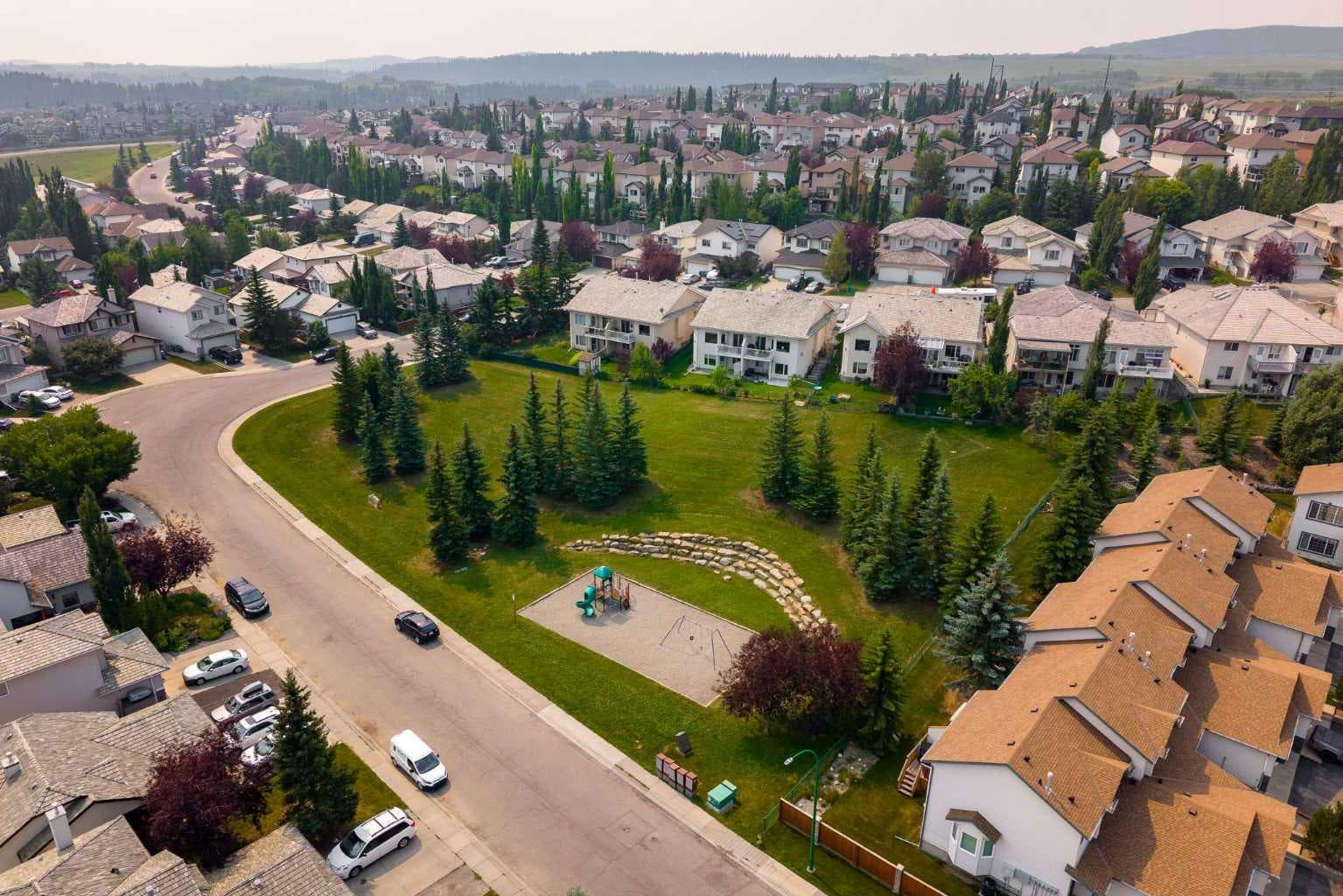 100 Bow Ridge Crescent 