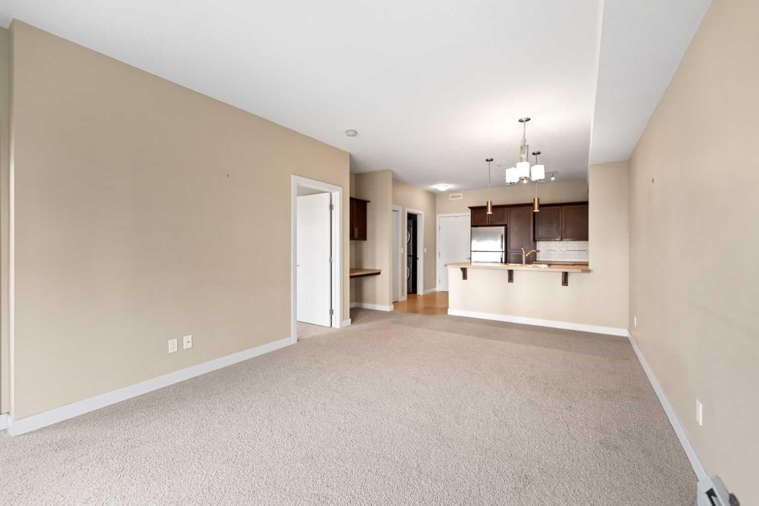 205, 20 Royal Oak Plaza NW