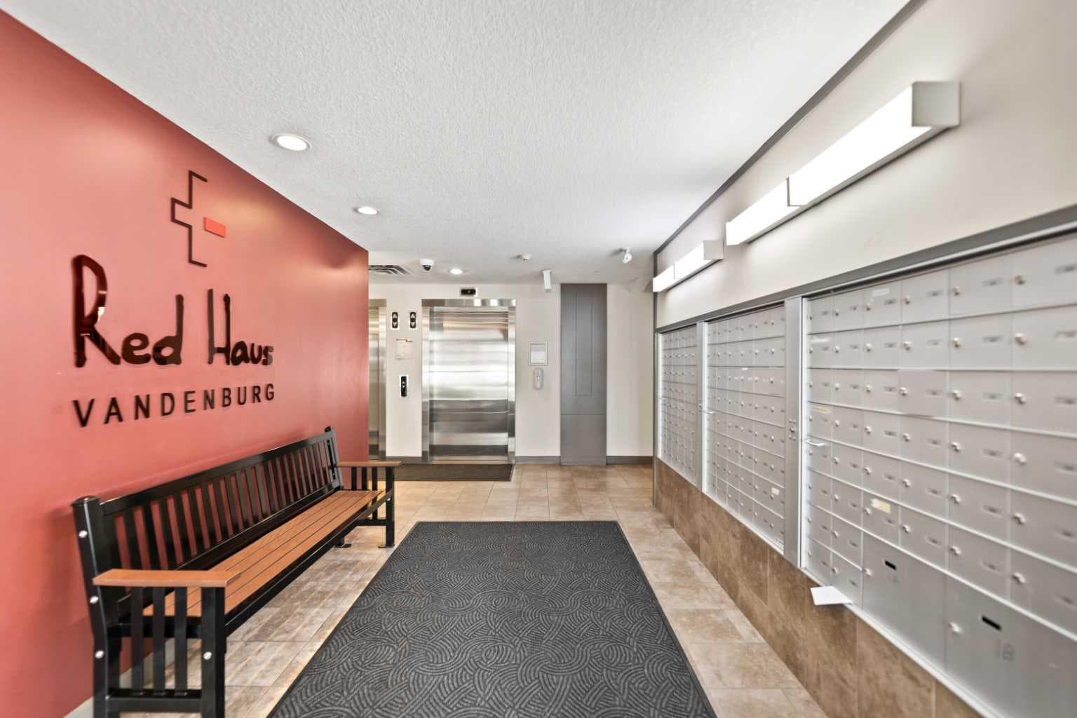 205, 20 Royal Oak Plaza NW