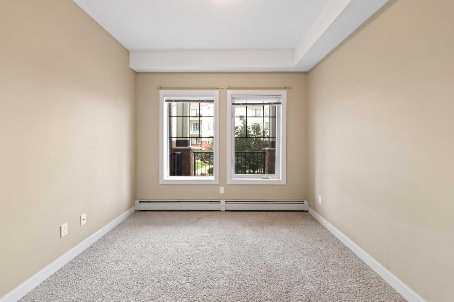 205, 20 Royal Oak Plaza NW