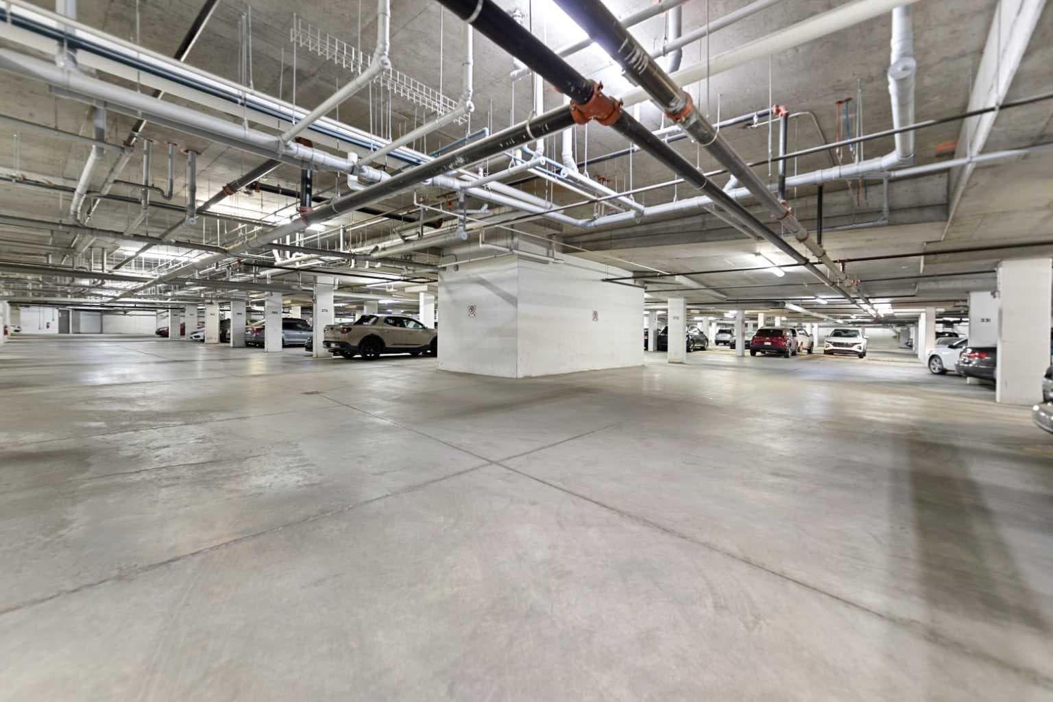 205, 20 Royal Oak Plaza NW