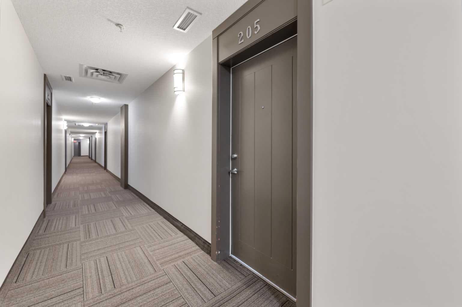 205, 20 Royal Oak Plaza NW