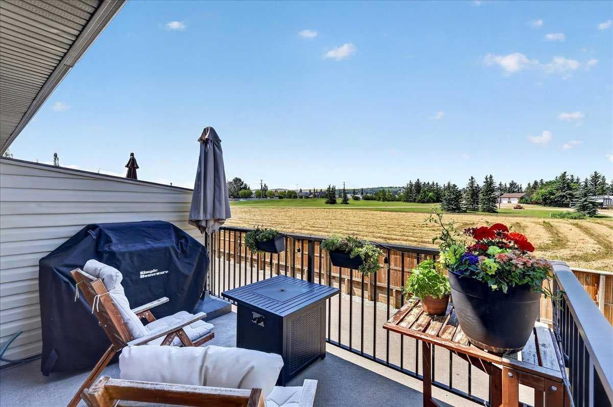 2003, 280 Williamstown Close NW