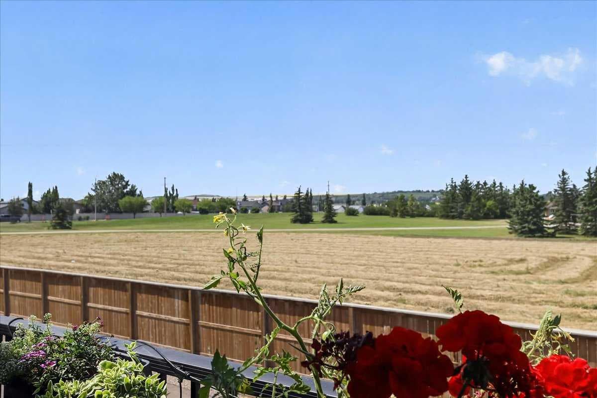 2003, 280 Williamstown Close NW