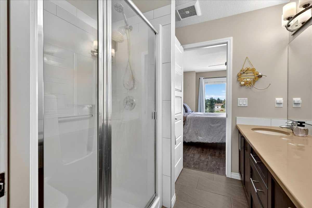 2003, 280 Williamstown Close NW