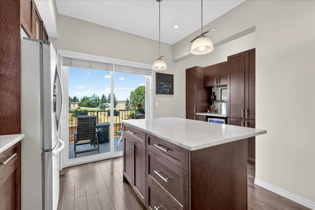 2003, 280 Williamstown Close NW