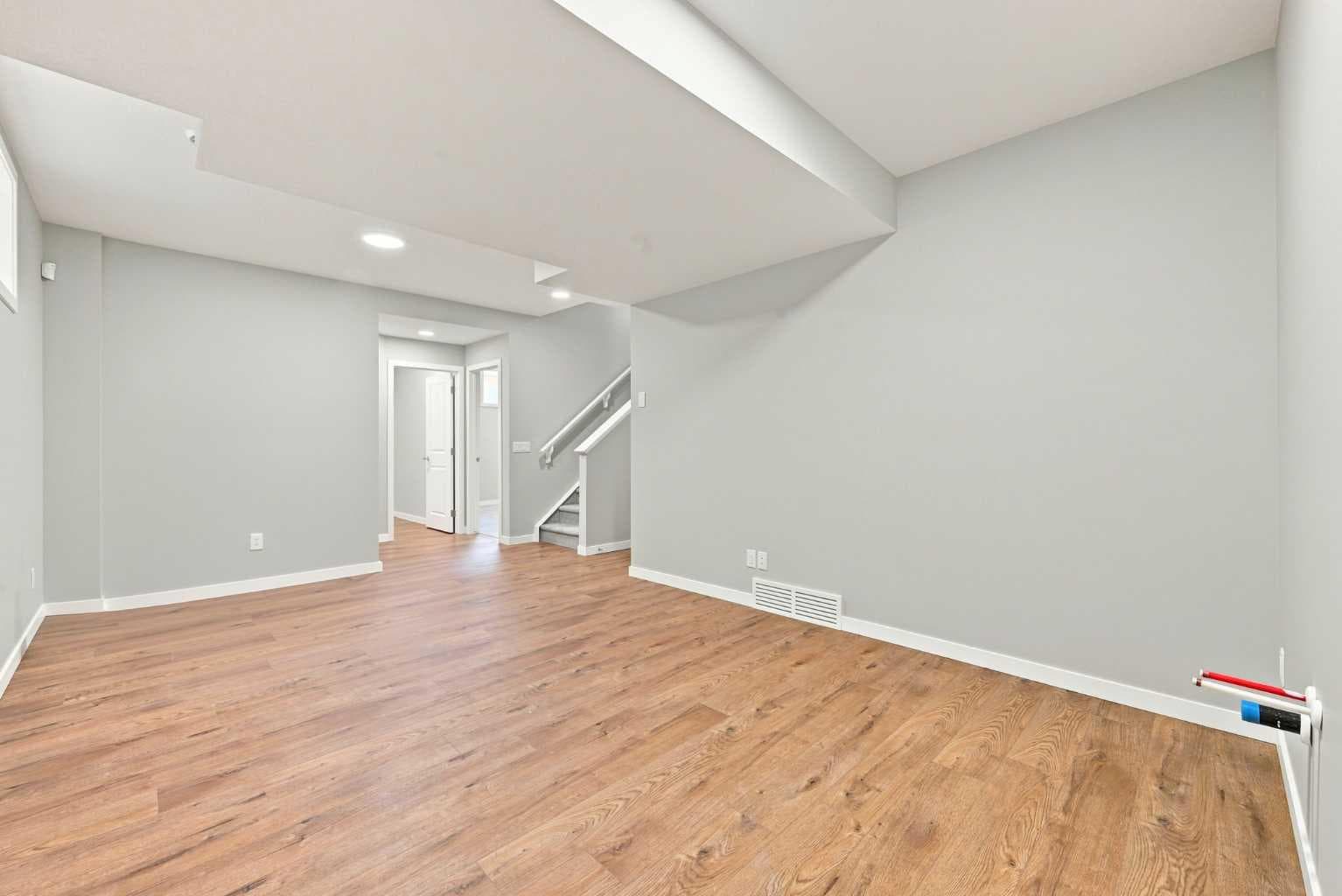 945 Chinook Winds  SW